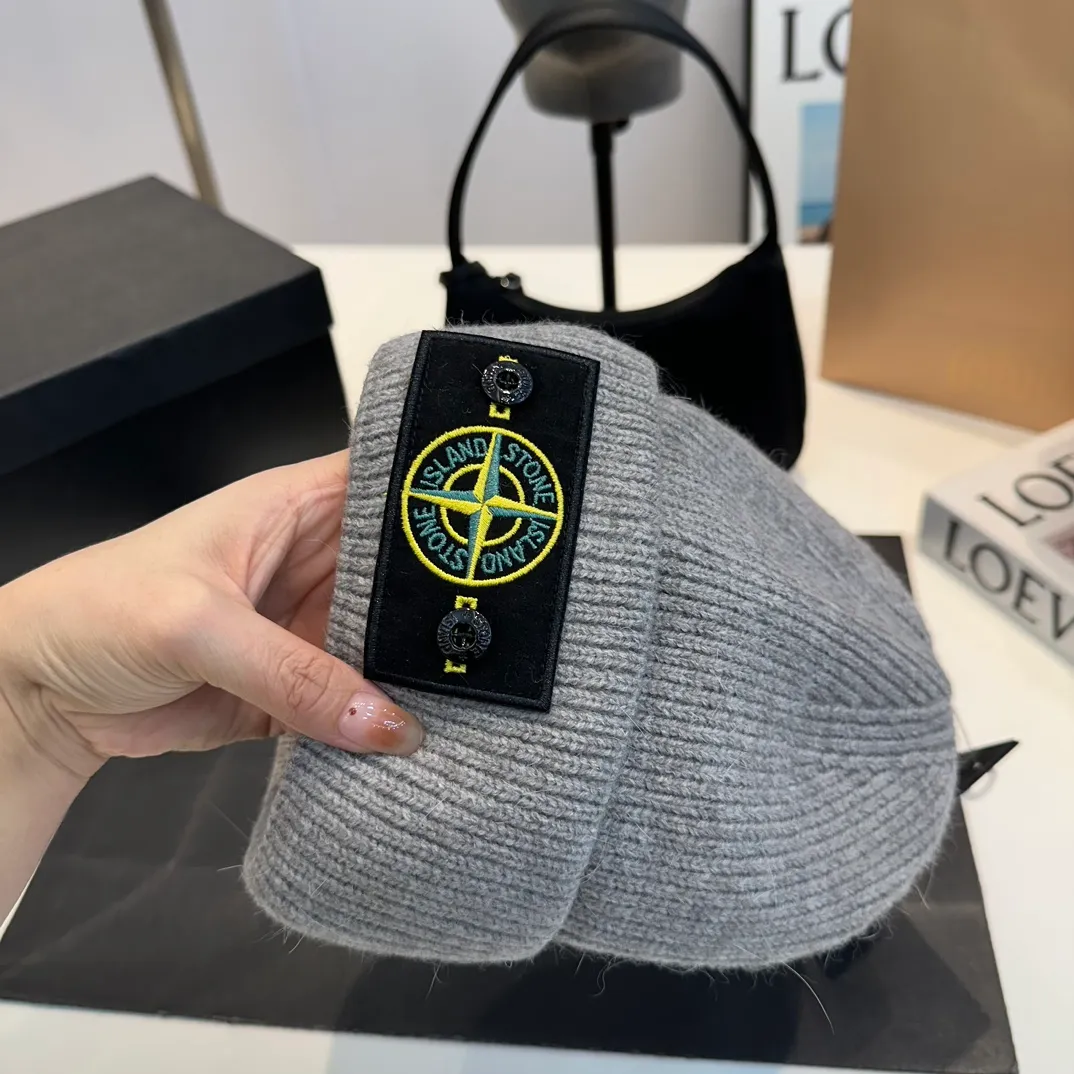 P60 Trendy brand Stone Island STONE classic popular cashmere wool knitted hat New autumn and winter cashmere woolen hat, men and women cold hat, Little Red Riding Hood popular style